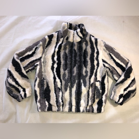 BNWT - FURTOO Winter Faux Fur Coat Womens Size L - Picture 1 of 11